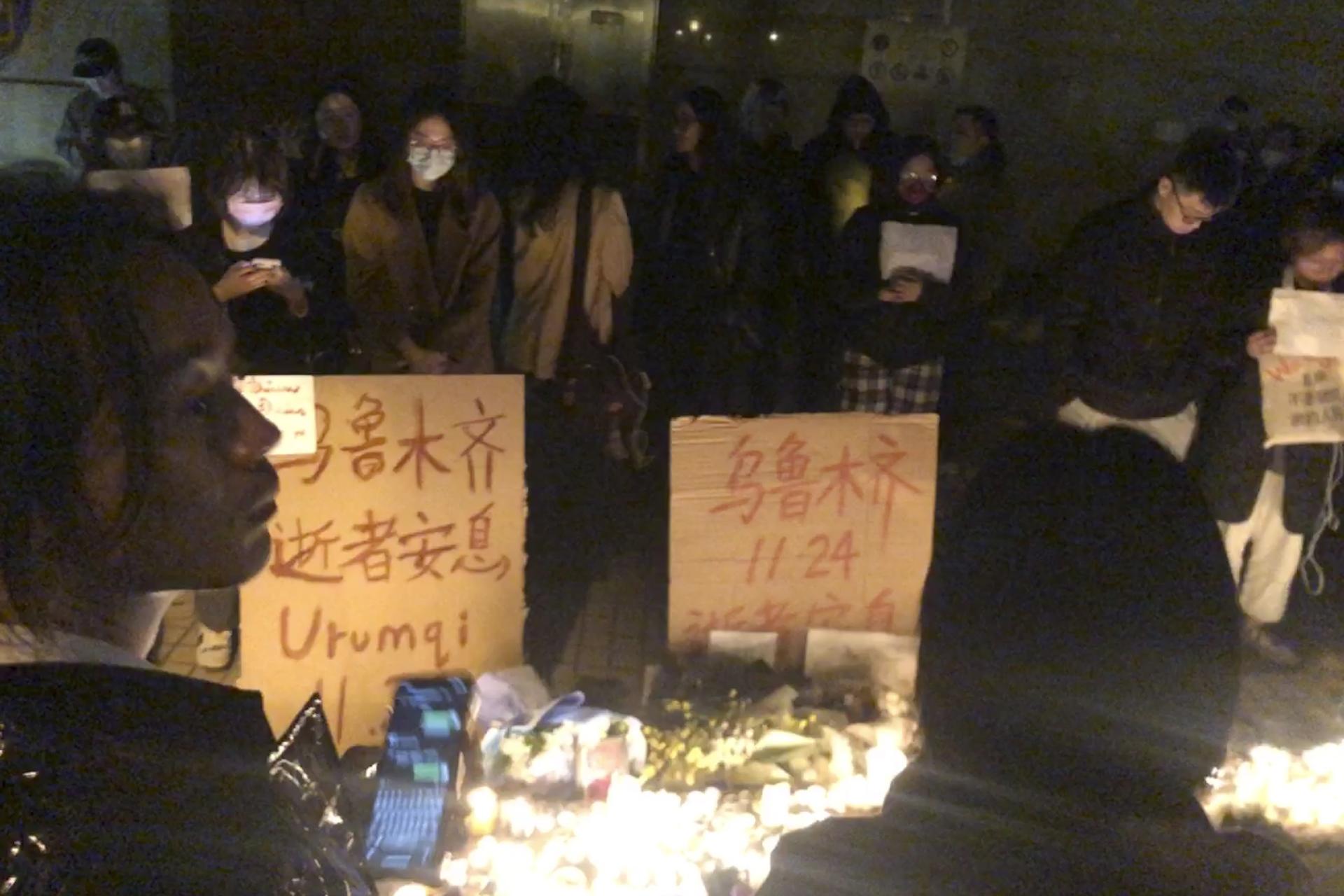 上海反封控1_AP.jpg
