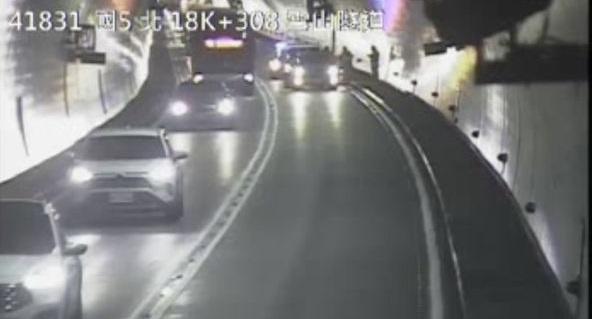 快訊/雪隧北上車禍！2車追撞「內側車道封閉」　現場事故已排除